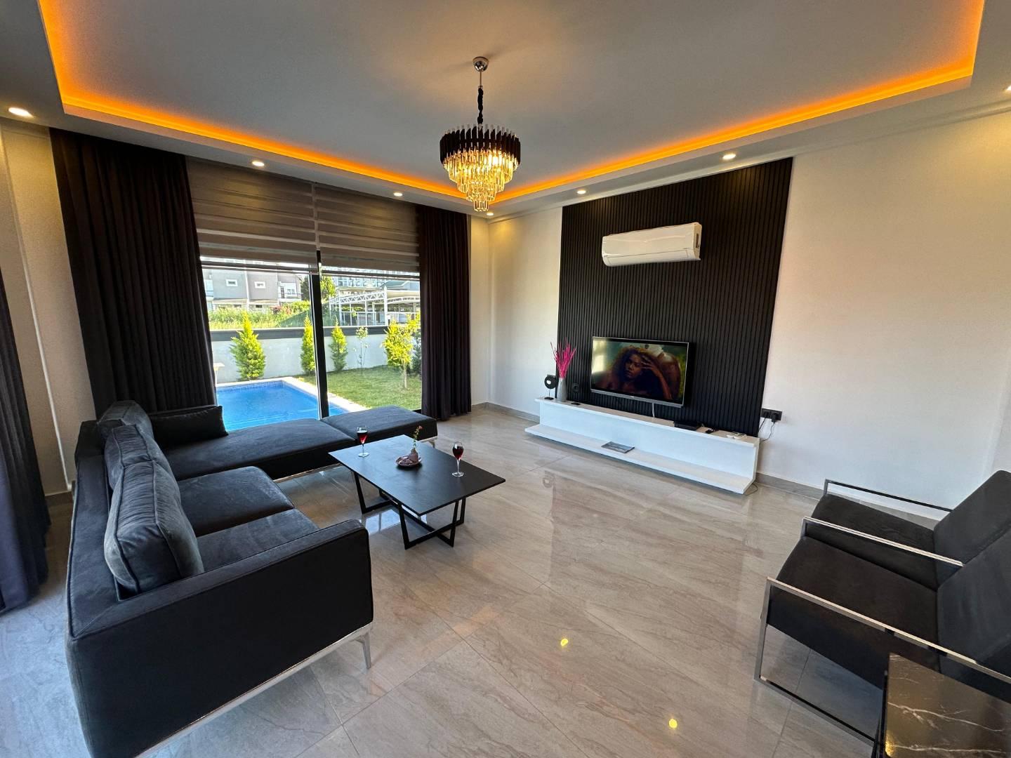 Serik Belek'te Şık Tasarıma Sahip, Özel Havuzlu, Kiralık Lüks Villa-33533