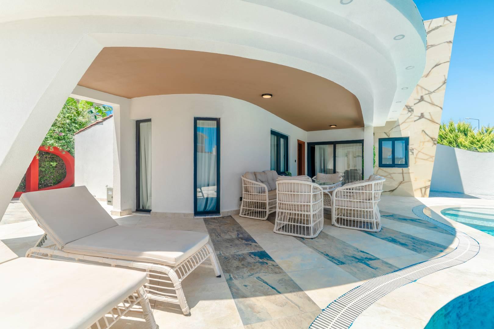 Serik Kadriye'de Geniş Ailelere Uygun, Özel Havuzlu, İkiz Villa-42777