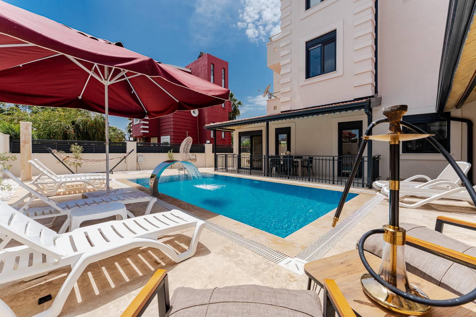 Serik Kadriye'de Kalabalık Ailelere Uygun, Özel Havuzlu, Modern Villa-42711