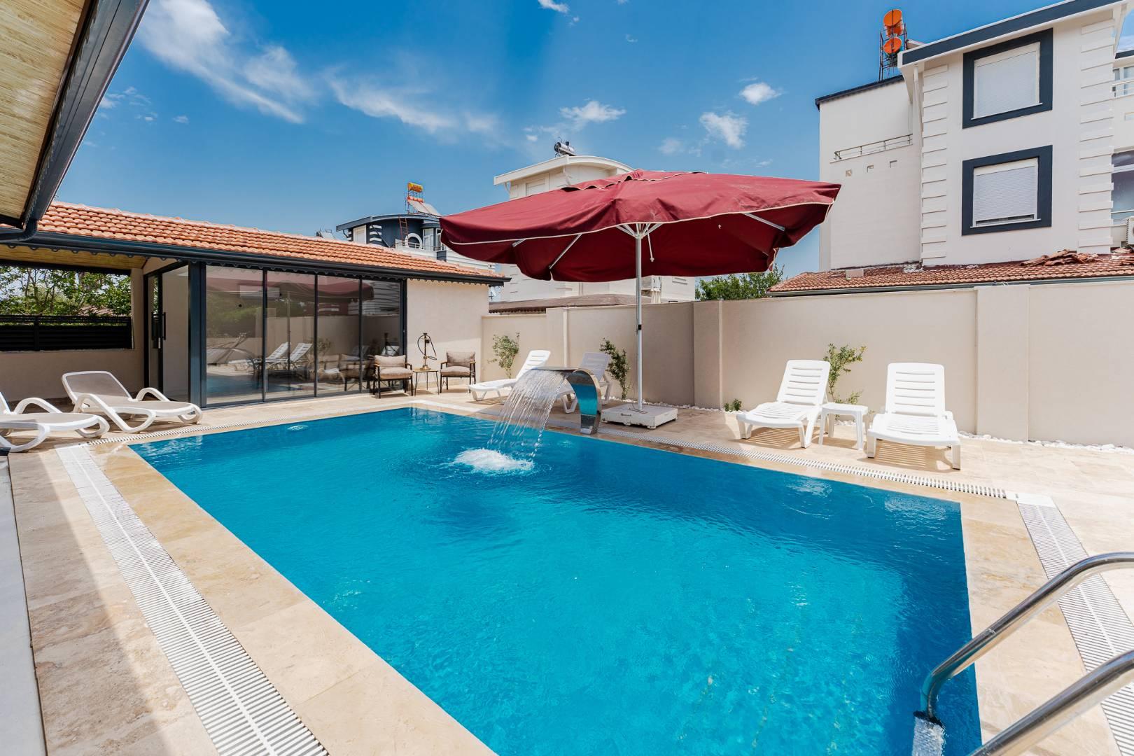 Serik Kadriye'de Kalabalık Ailelere Uygun, Özel Havuzlu, Modern Villa-42711