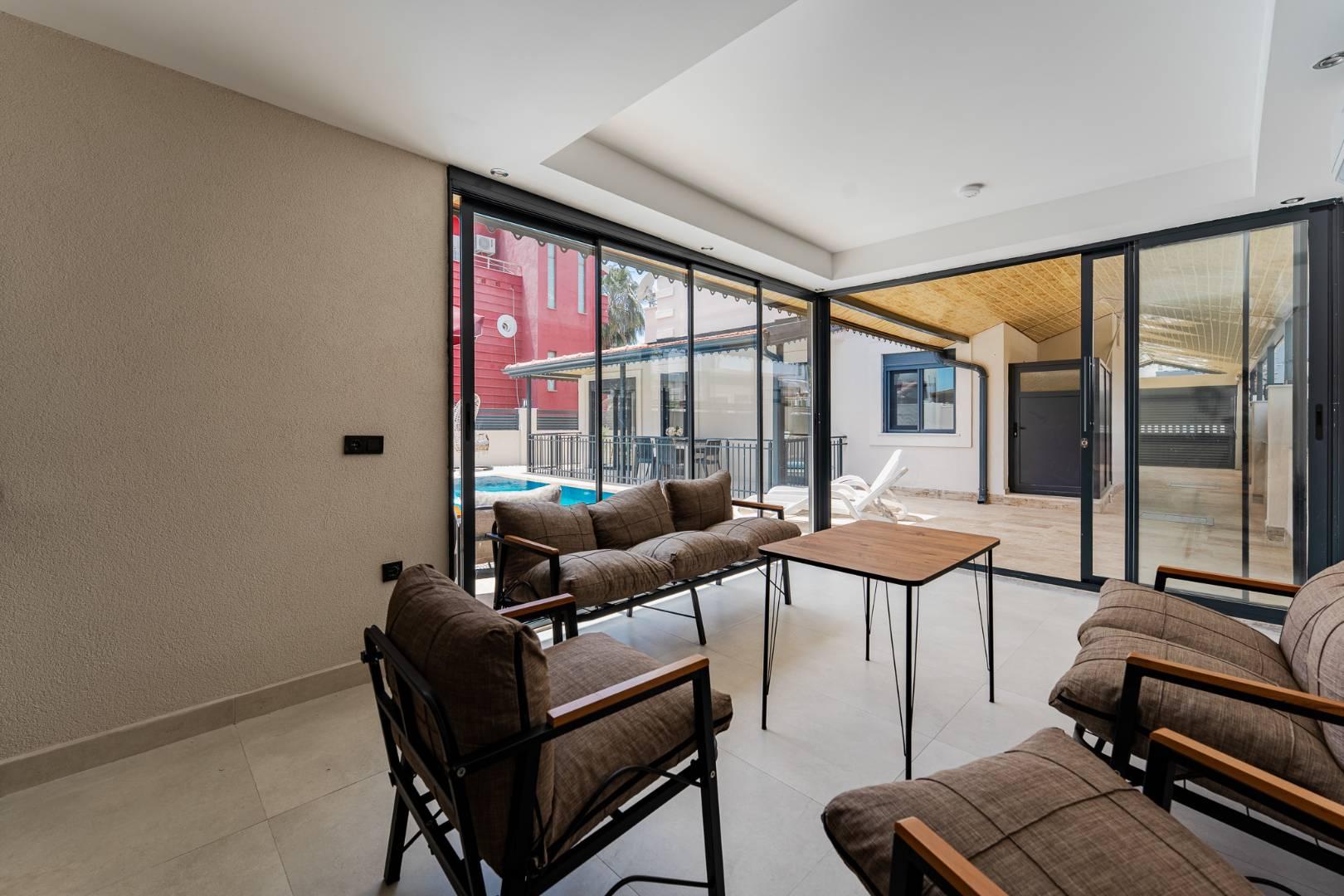 Serik Kadriye'de Kalabalık Ailelere Uygun, Özel Havuzlu, Modern Villa-42711