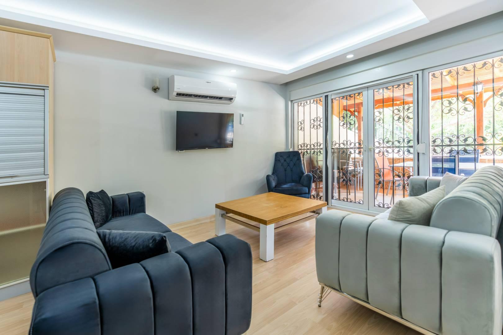 Serik Kadriye'de Merkeze Yakın, Konforlu, 9 Kişilik Villa-43714