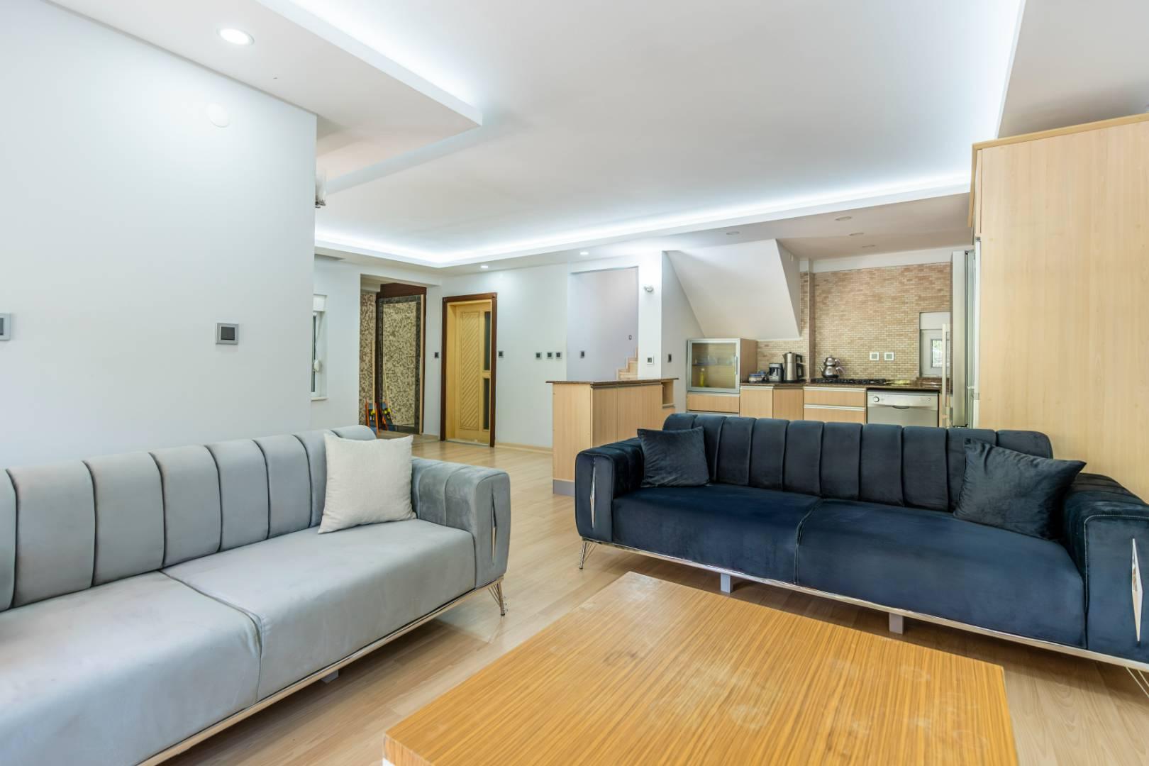 Serik Kadriye'de Merkeze Yakın, Konforlu, 9 Kişilik Villa-43714