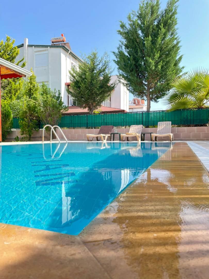 Serik Kadriye'de Merkeze Yakın Konumda, Özel Havuzlu, Ferah Villa-41826