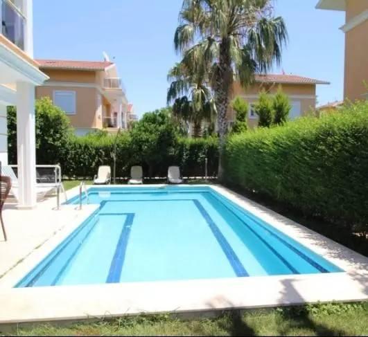 Serik Kadriye'de Merkeze Yakın Konumda, Özel Havuzlu, Şık Villa-41279