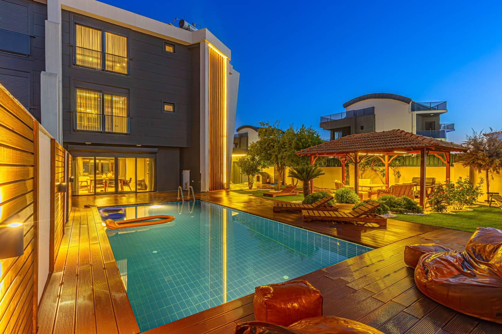 Serik Kadriye'de Yemyeşil Bahçede, Özel Havuzlu, Konforlu Villa-43715