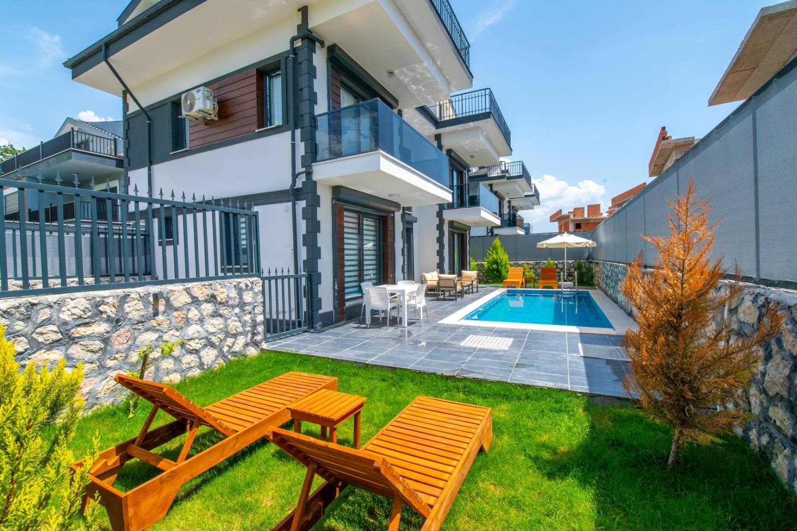 Seydikemer Gerişburnu'nda Huzurlu Doğada, Özel Havuzlu, Şık Villa-42784