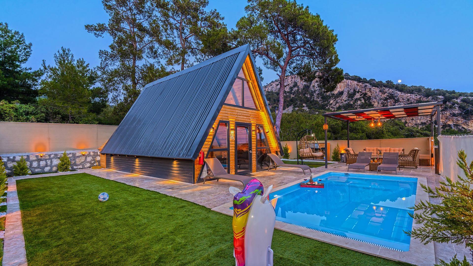 Seydikemer Karadere'de Muhteşem Manzaralı, Özel Havuzlu, 2+1 Bungalov-42854