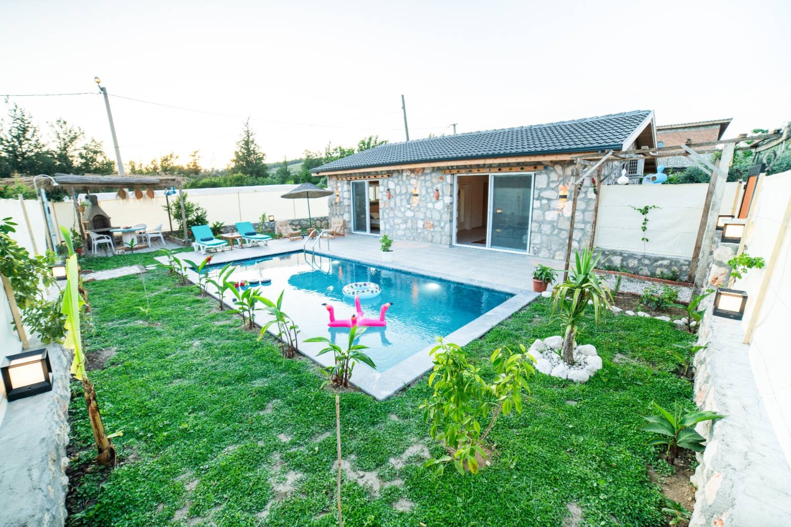 Seydikemer Kayadibi'nde Taş Mimarili, Özel Havuzlu, Balayı Villası