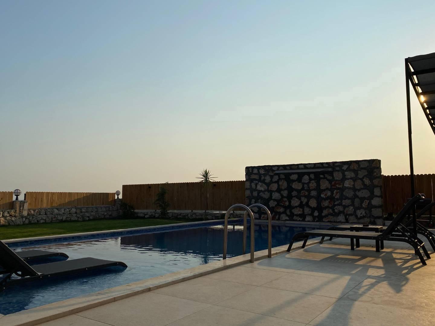 Muğla Seydikemer'de Geniş Ailelere Uygun, Özel Havuzlu, Şık Villa-40239