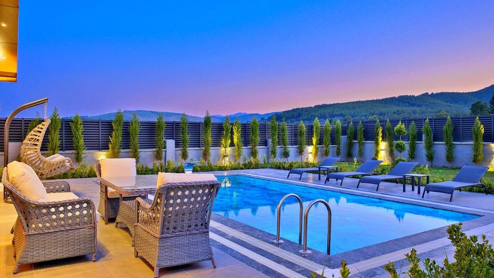 Seydikemer Ortaköy'de Huzurlu Konumda, Özel Havuzlu, Şık Villa-43811