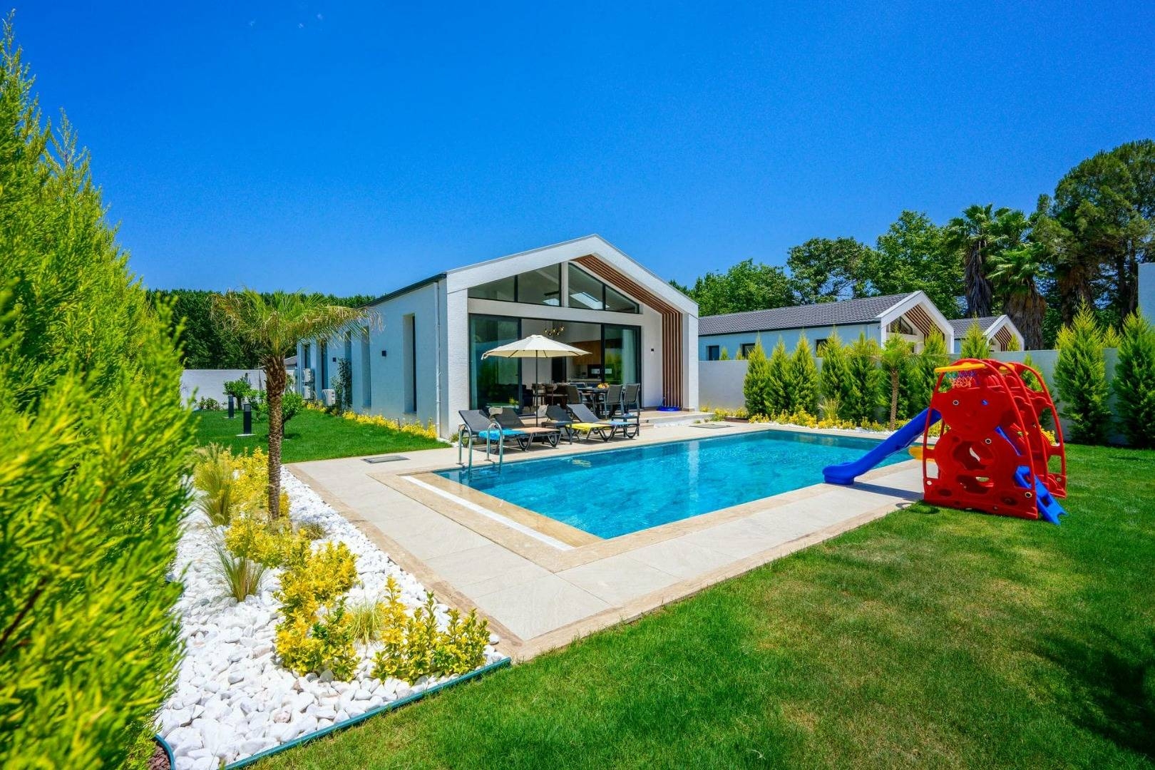 Seydikemer Uğurlu'da Muhteşem Doğada, Özel Havuzlu, Modern Villa