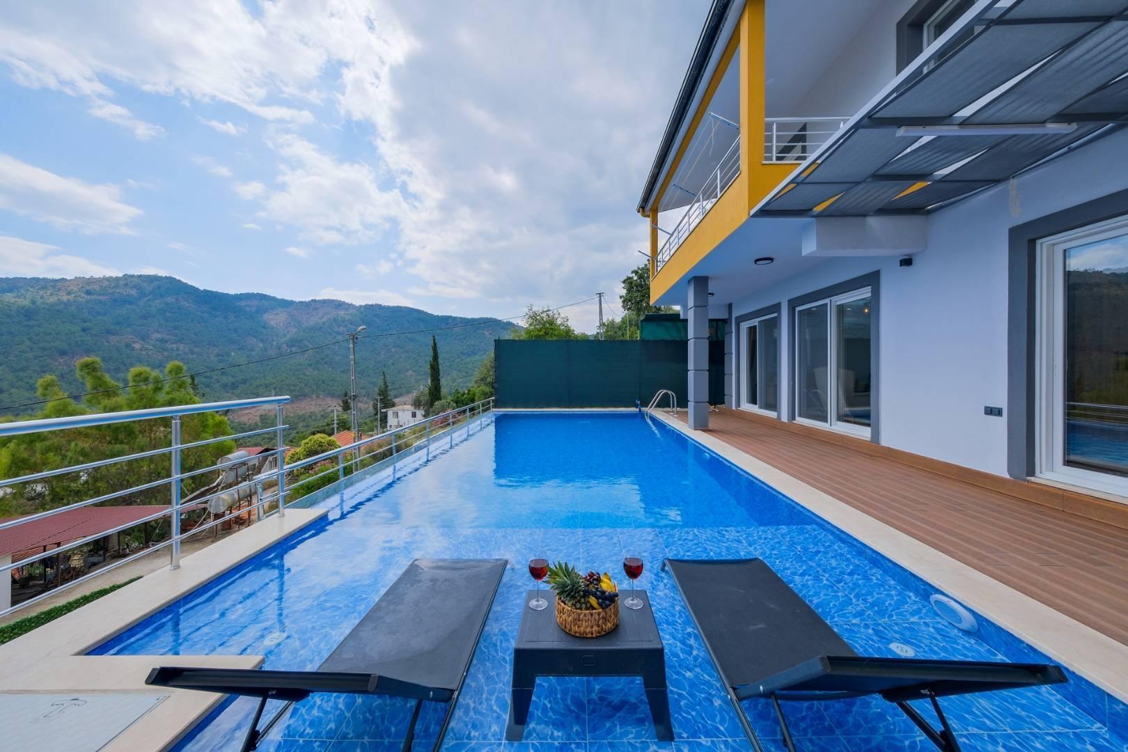 Muğla Seydikemer'de Geniş Ailelere Uygun, Özel Havuzlu, Lüks Villa-41739
