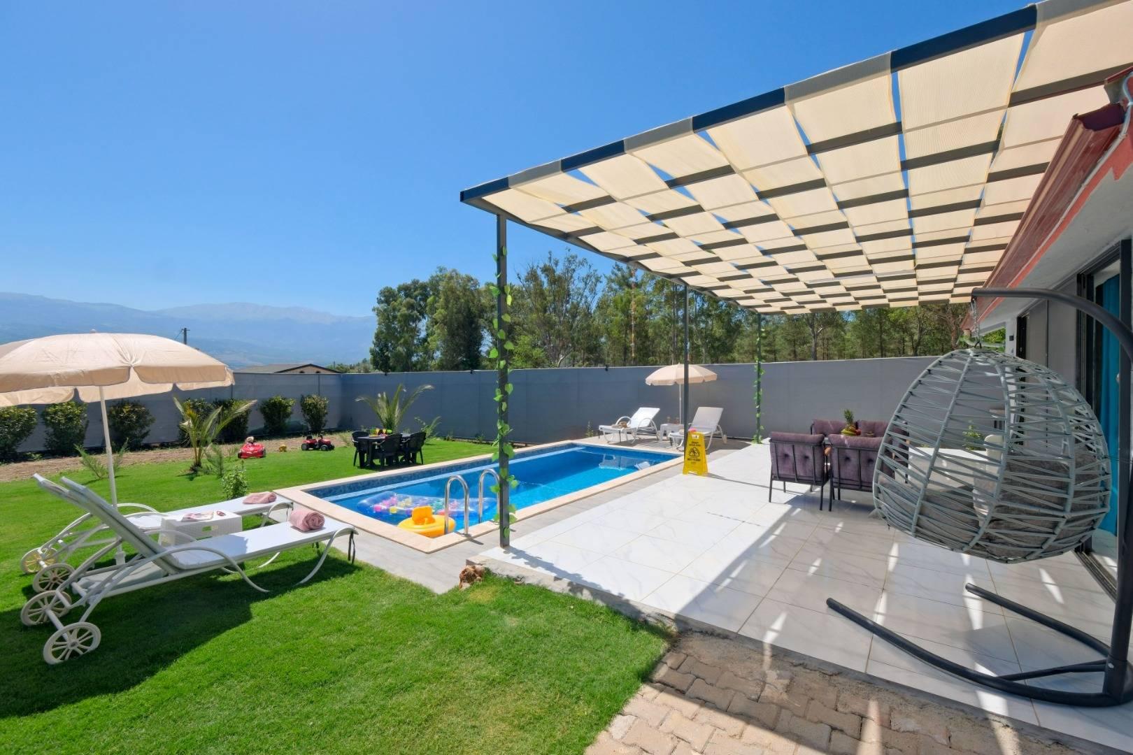Muğla Seydikemer'de Geniş Bahçeli, Özel Havuzlu, Balayı Villası-41593
