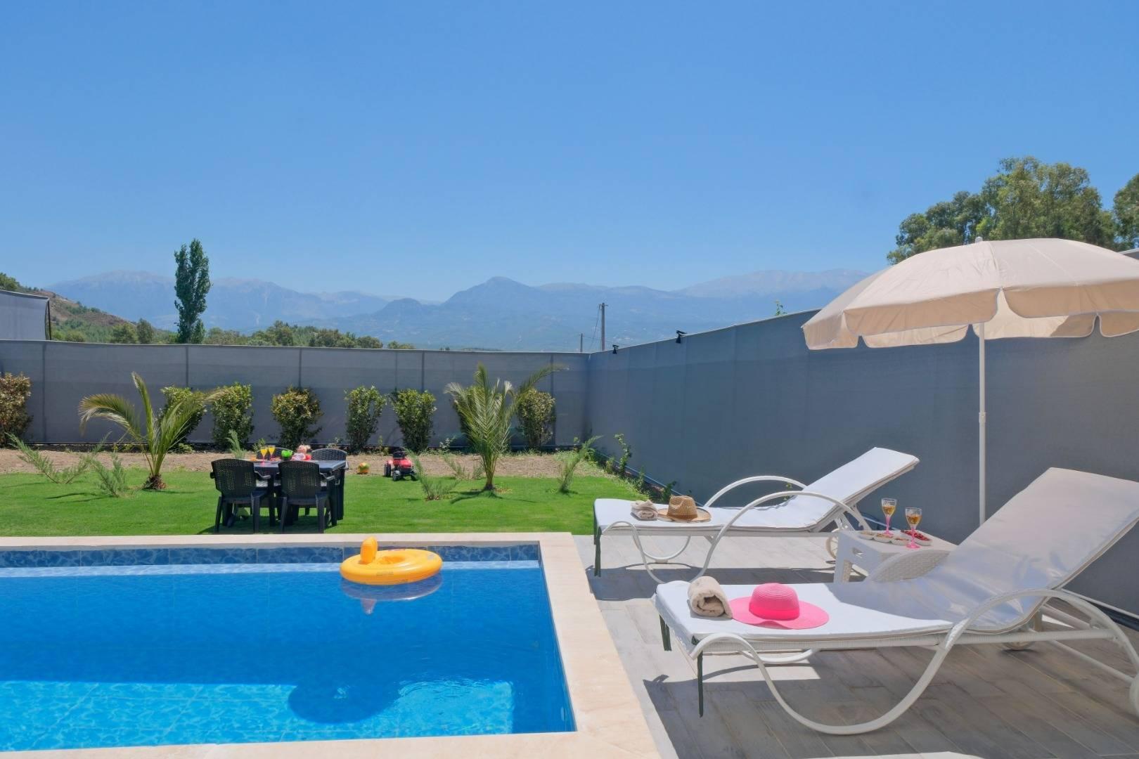 Muğla Seydikemer'de Geniş Bahçeli, Özel Havuzlu, Balayı Villası-41593