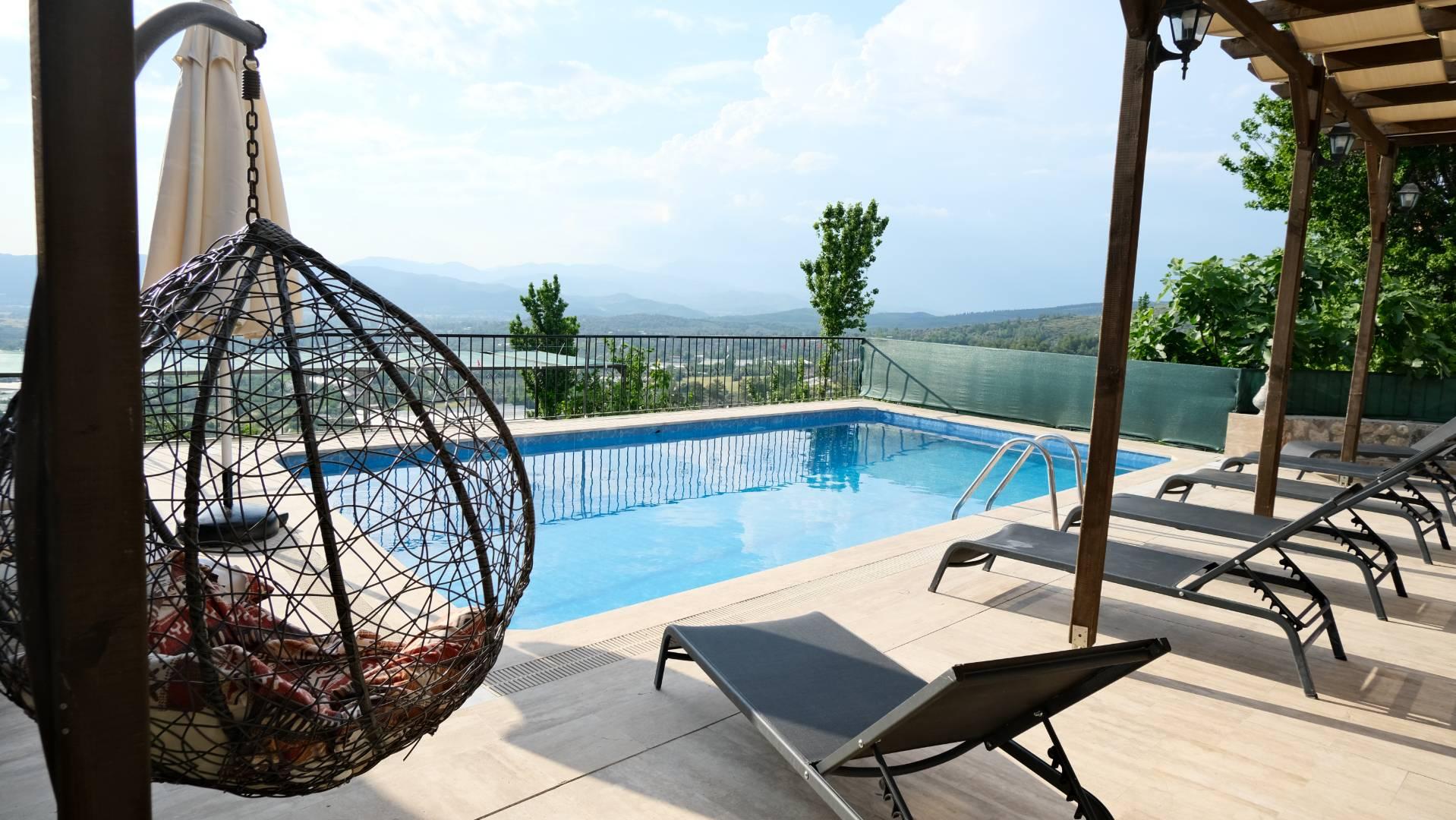 Muğla Seydikemer'de, Şık Tasarımlı, Özel Havuzlu, 15 Kişilik Villa-42638