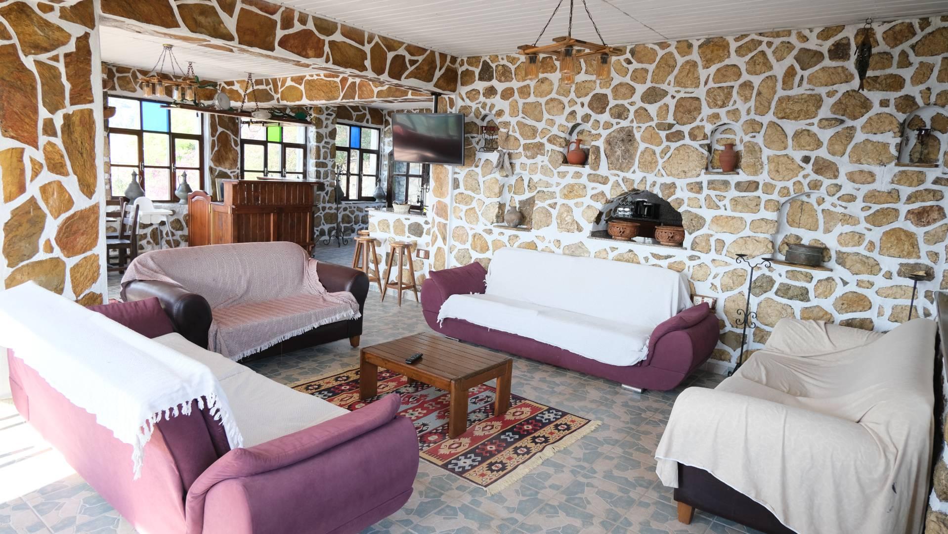 Muğla Seydikemer'de, Şık Tasarımlı, Özel Havuzlu, 15 Kişilik Villa-42638