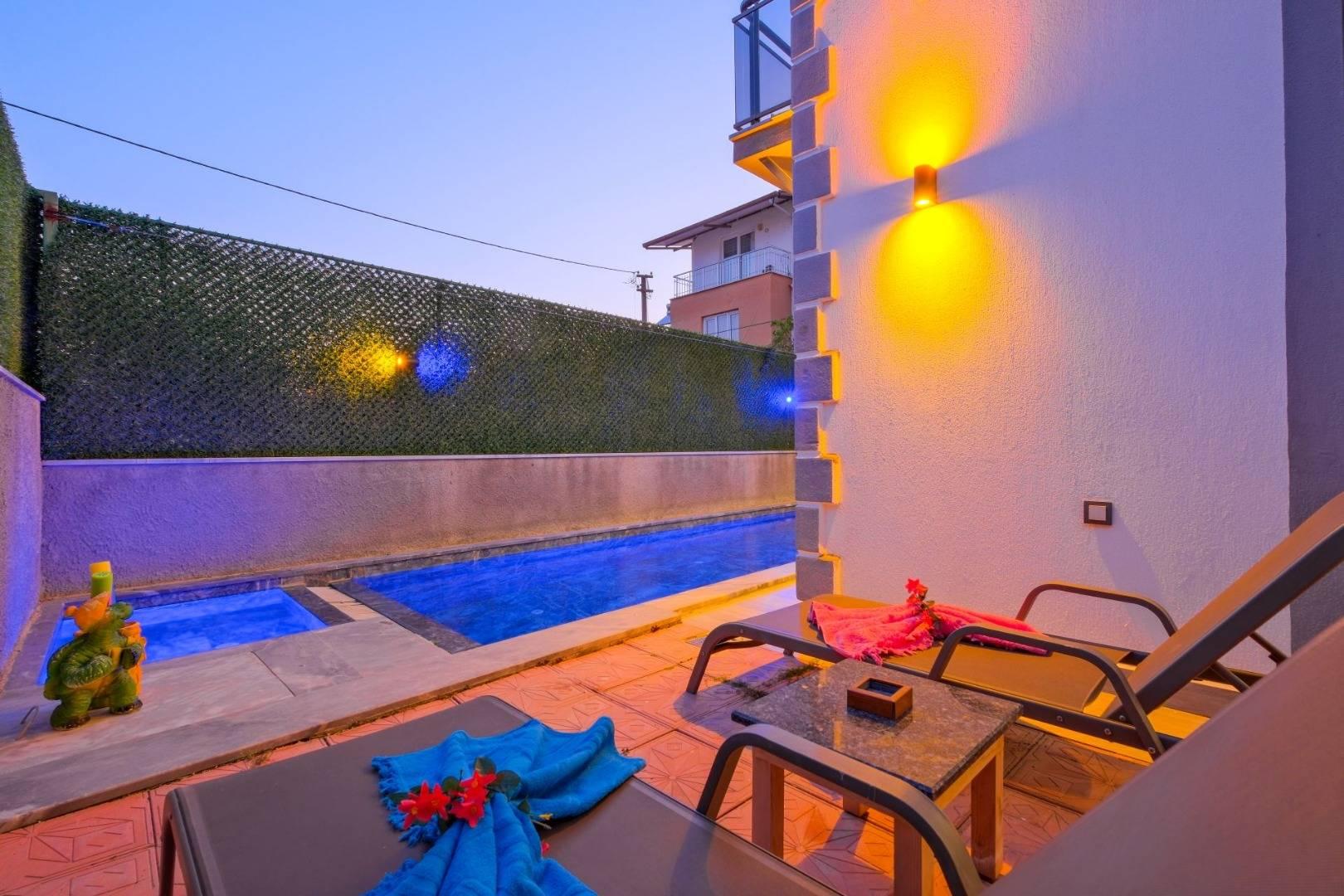 Muğla Seydikemer'de Kalabalık Ailelere Uygun, Özel Havuzlu, Şık Villa-37916