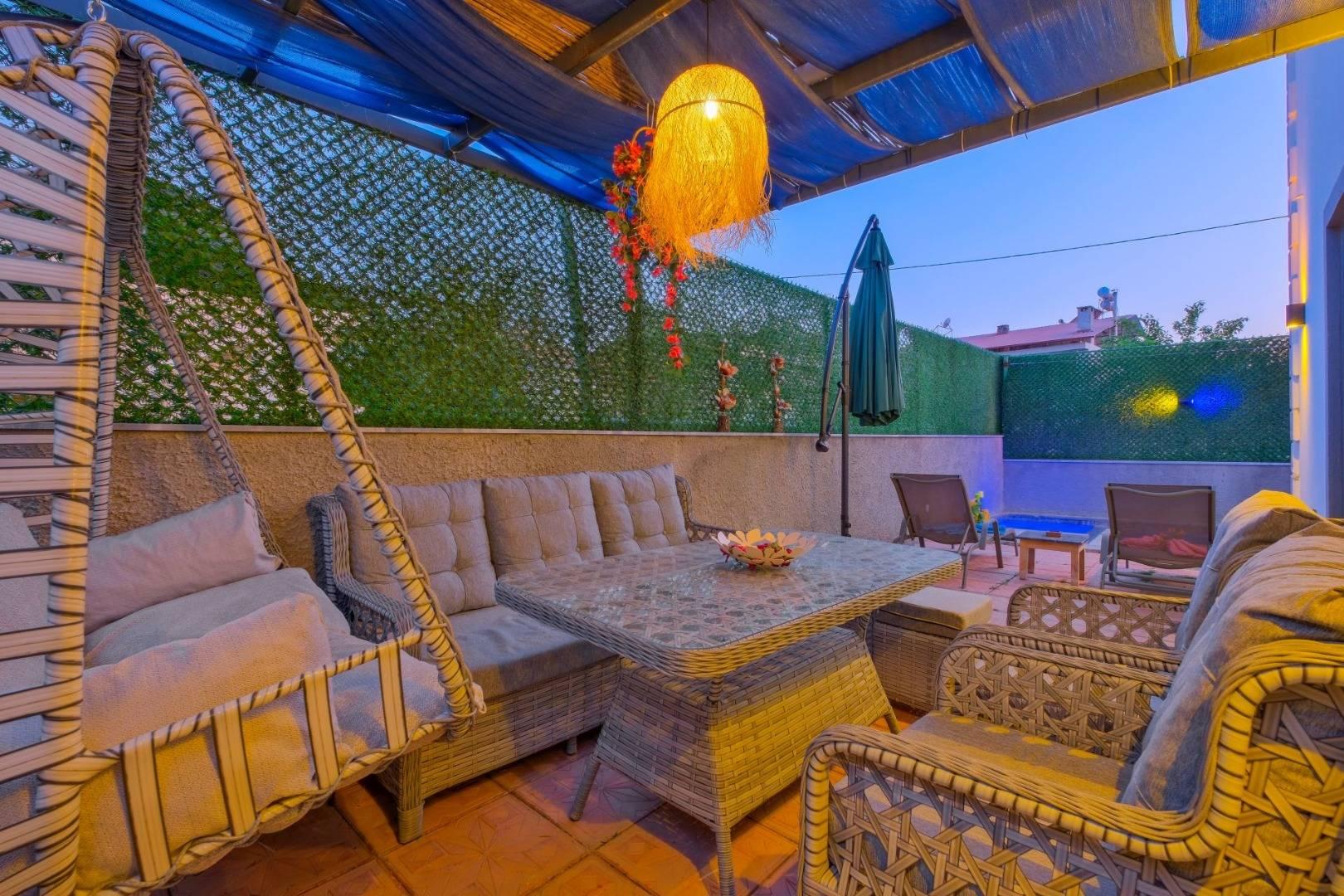 Muğla Seydikemer'de Kalabalık Ailelere Uygun, Özel Havuzlu, Şık Villa-37916