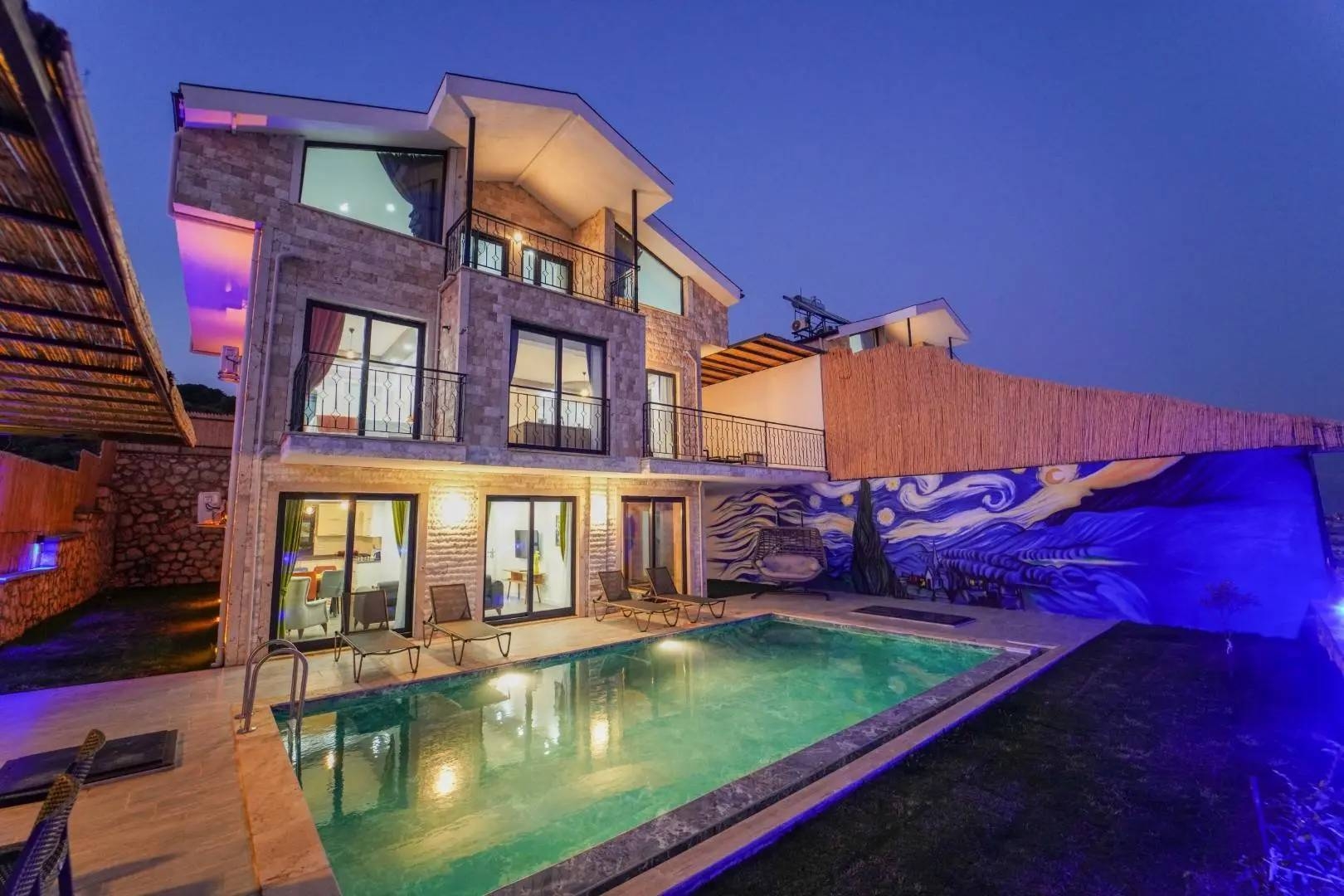 Muğla Seydikemer'de Sakin Konumda, Özel Havuzlu, Saunalı Villa