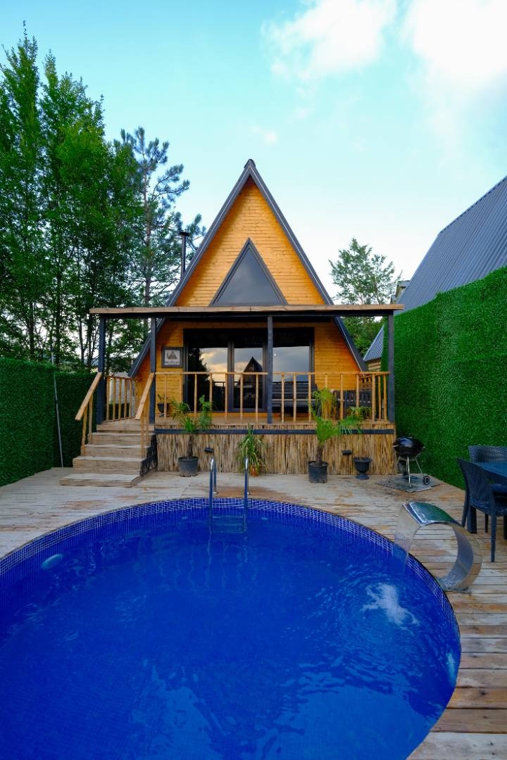 Sapanca Ünlüce'de Huzurlu Doğada, Isıtmalı Havuzlu, Şık Bungalov