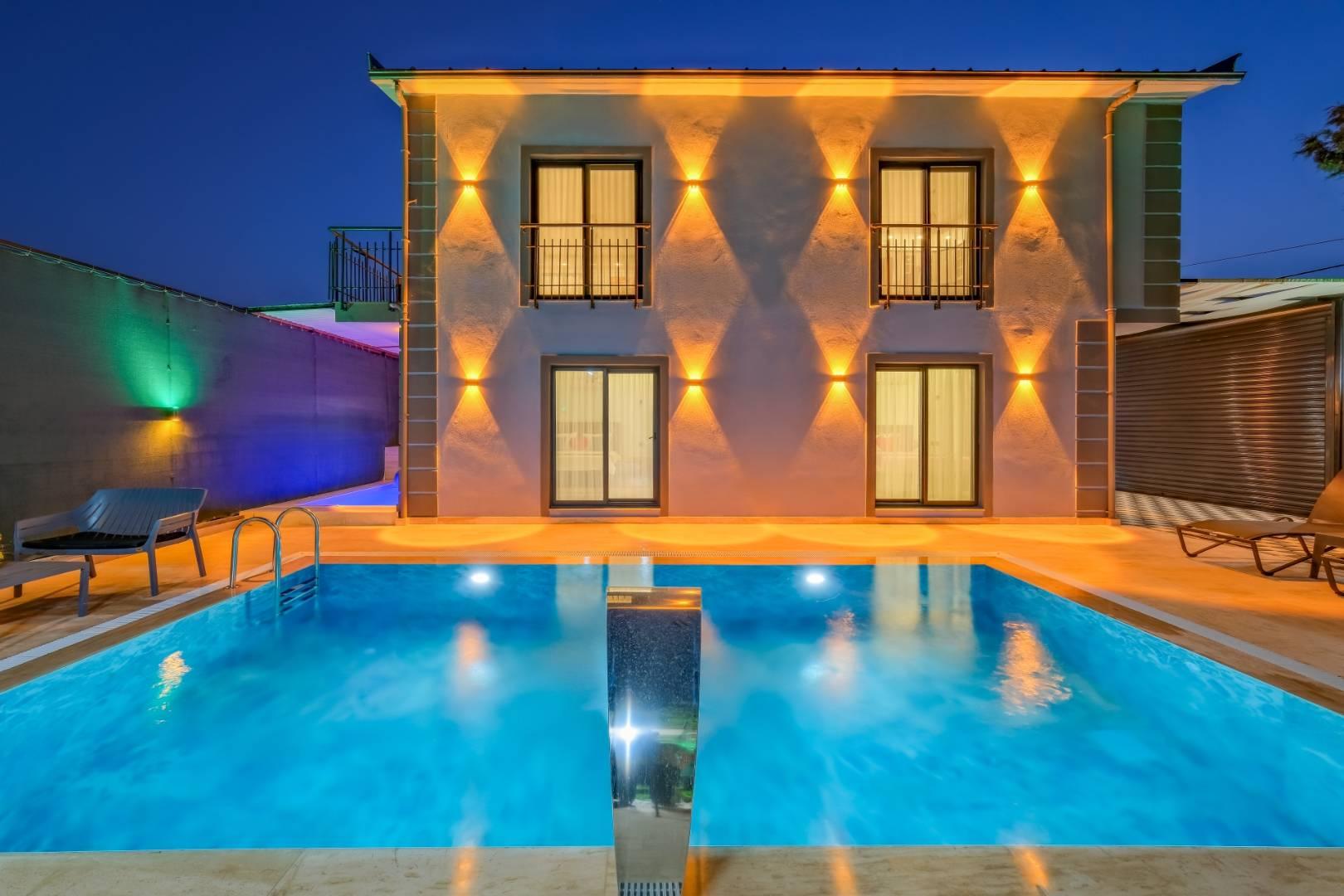 Fethiye Karaçulha'da Jakuzili, Özel Havuzlu, Lüks Tatil Villası-38450