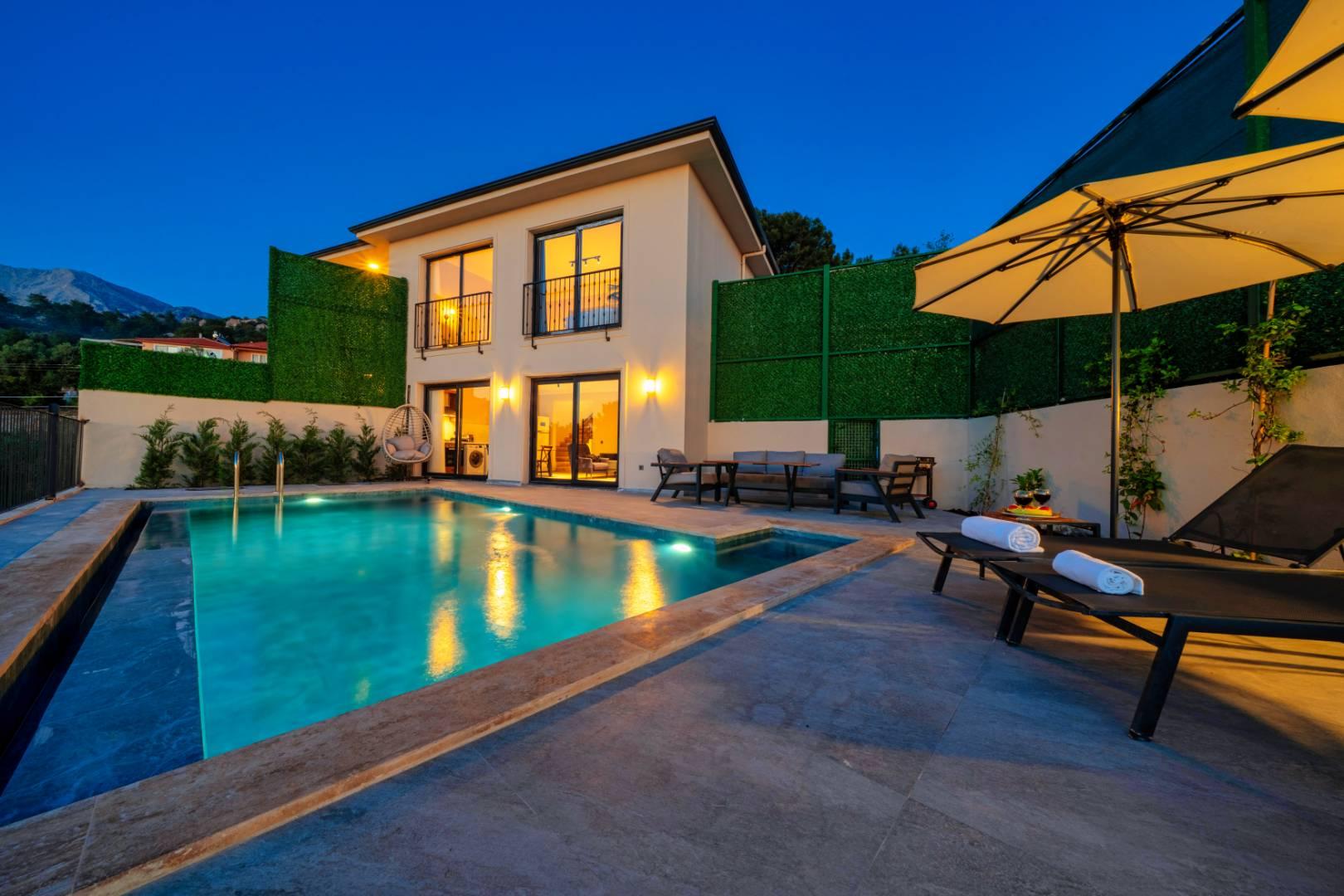 Fethiye Faralya'da Doğa İçerisinde, Özel Havuzlu, Şık Villa-42752