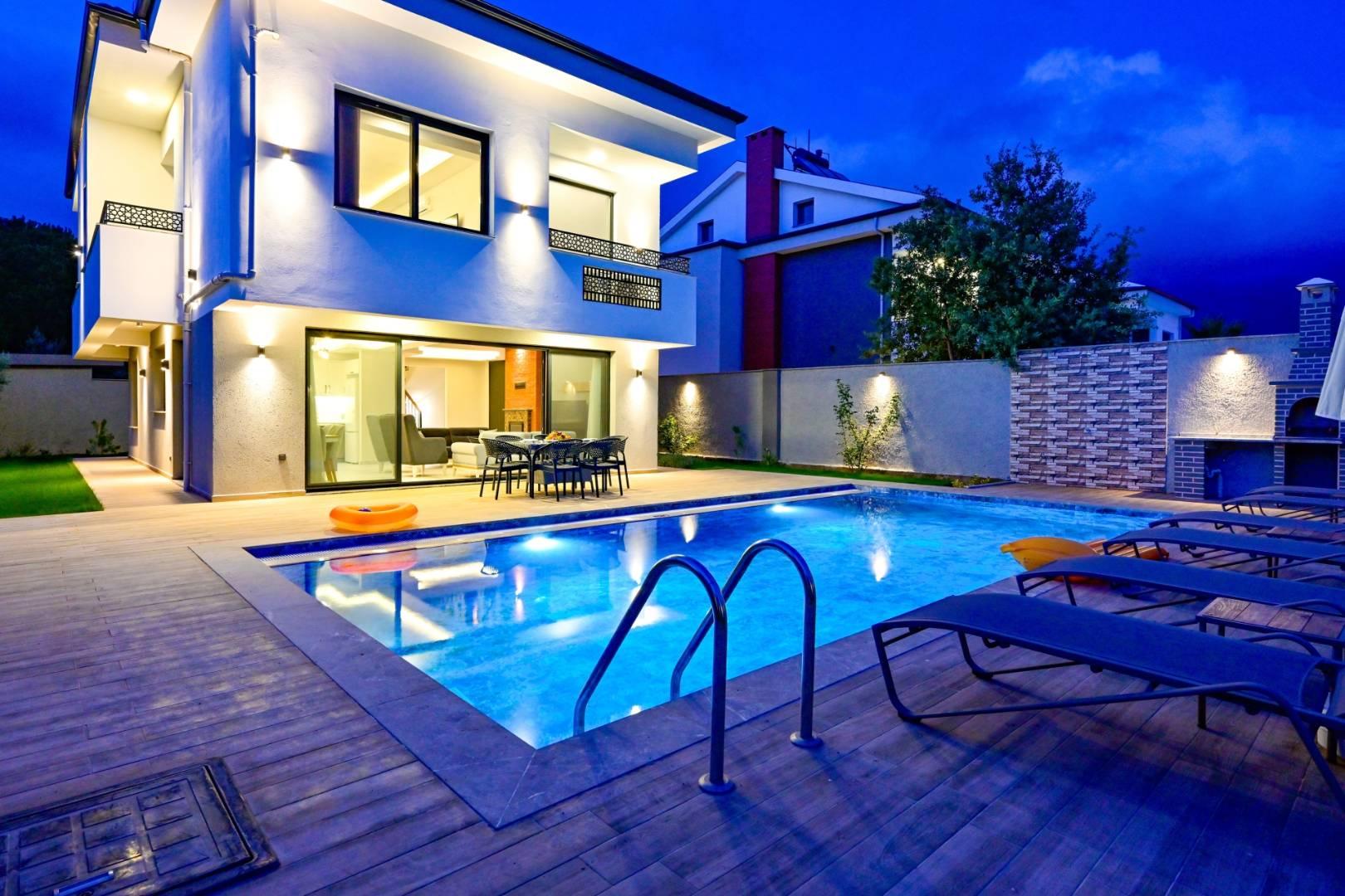 Fethiye Ölüdeniz'de Geniş Bahçede, Özel Havuzlu, Merkezi Villa-39058