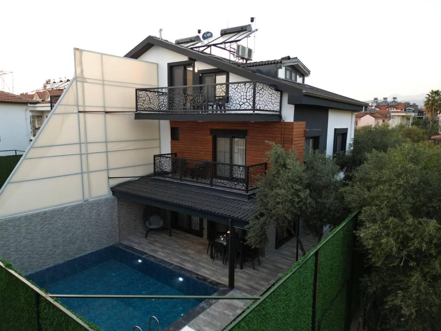 Fethiye Akarca'da Merkezi Yakın Konumda, Özel Havuzlu, İkiz Villa-41951