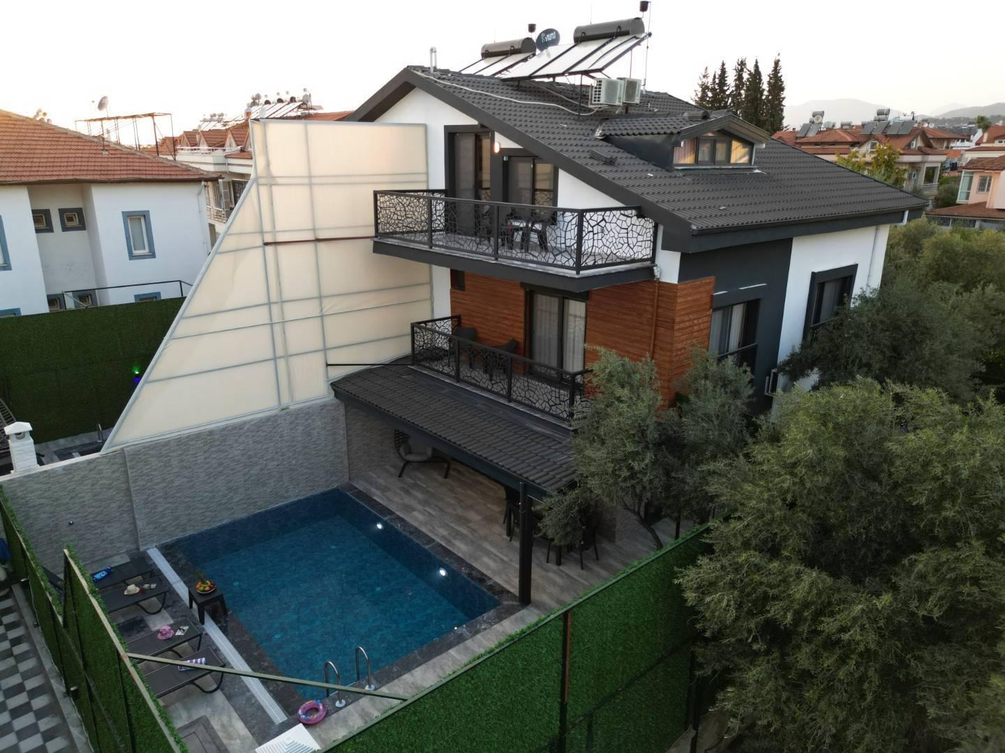 Fethiye Akarca'da Merkezi Yakın Konumda, Özel Havuzlu, İkiz Villa-41951