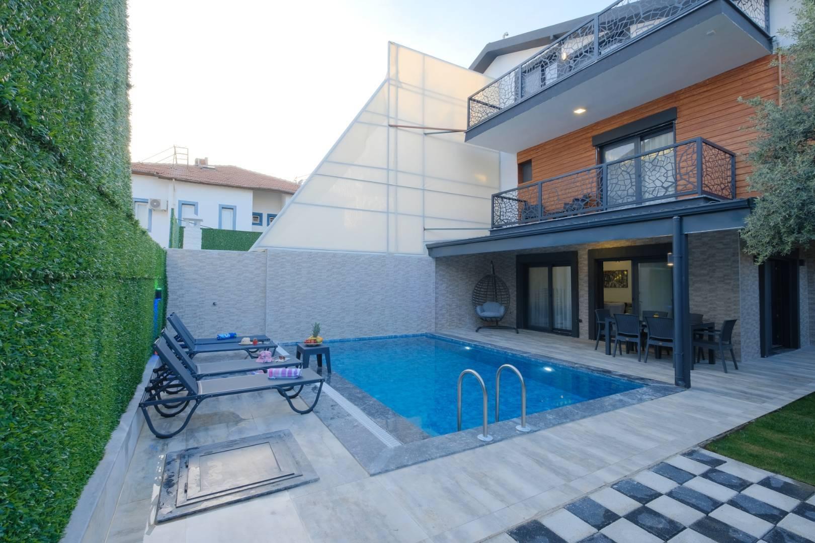 Fethiye Akarca'da Merkezi Yakın Konumda, Özel Havuzlu, İkiz Villa-41951