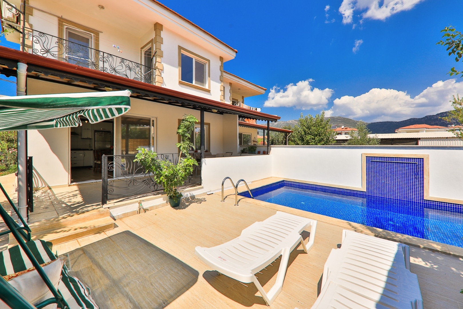 Kaş Andifli'de Aile Konaklamasına Uygun, Özel Havuzlu, Şık Villa