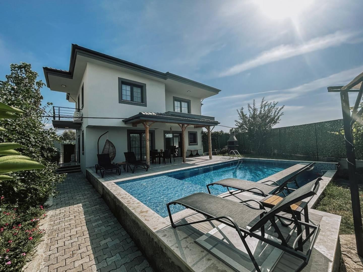Muğla Seydikemer'de Erişilebilir Konumda, Özel Havuzlu, Konforlu Villa-42098