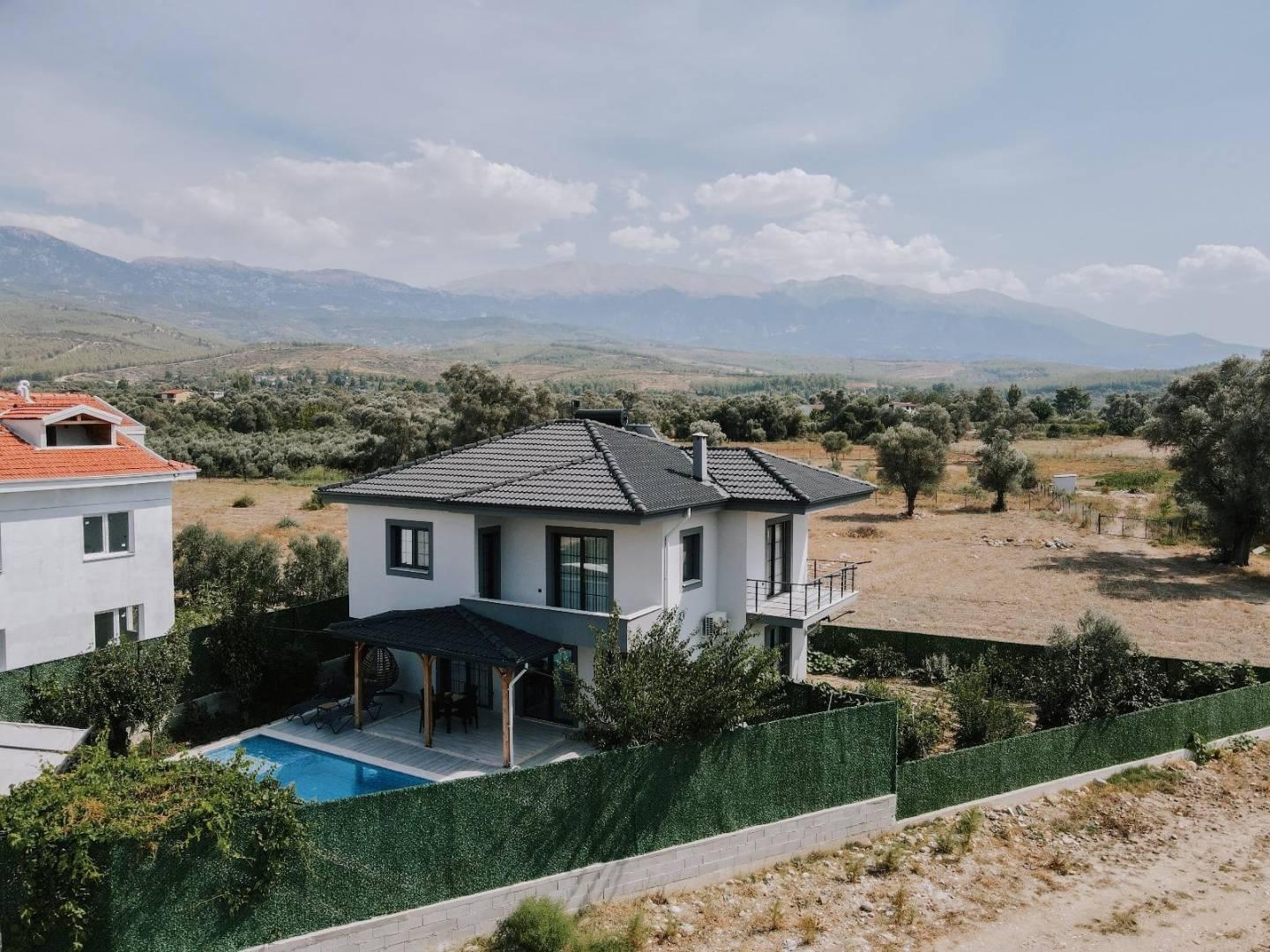 Muğla Seydikemer'de Erişilebilir Konumda, Özel Havuzlu, Konforlu Villa-42098
