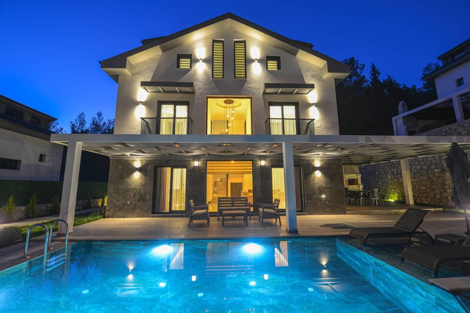 Fethiye Ölüdeniz'de Geniş Ailelere Uygun, Özel Havuzlu, Ferah Villa-38786