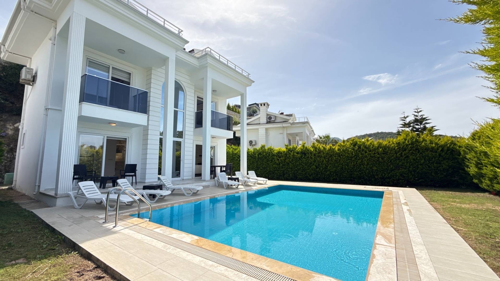 Fethiye Ölüdeniz'de Sakin Konumda, Özel Havuzlu, 4+1 Villa
