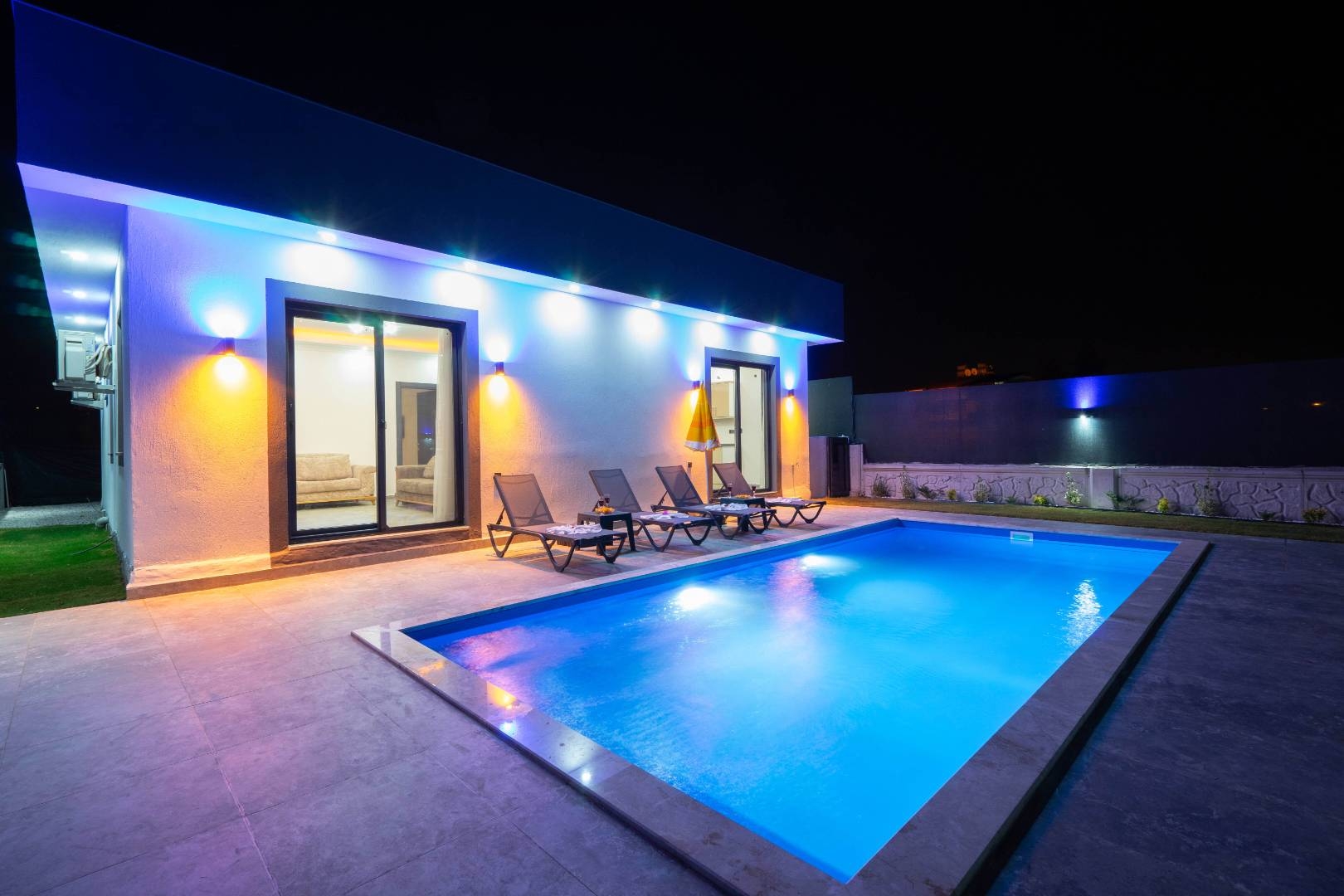Fethiye Çamköy'de Çekirdek Ailelere Uygun, Özel Havuzlu, Modern Villa