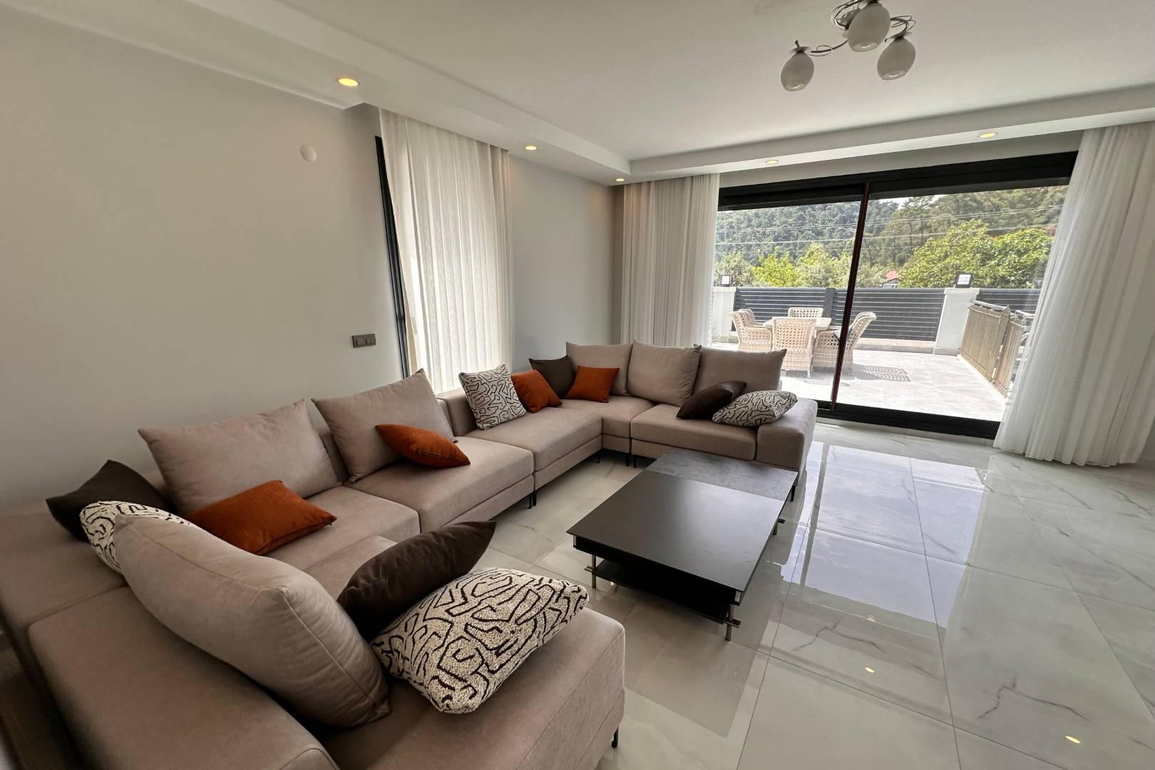 Marmaris Karşıyaka'da Geniş Ailelere Uygun Lüks Villa-42499