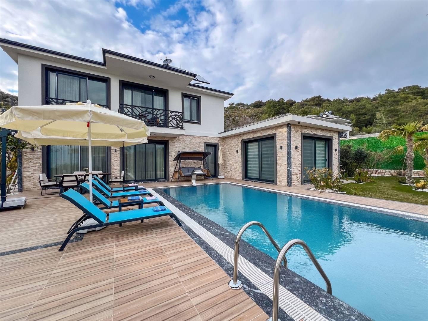Fethiye Kayaköy’de Geniş Ailelere Uygun, Özel Havuzlu, 3+1 Villa-42014