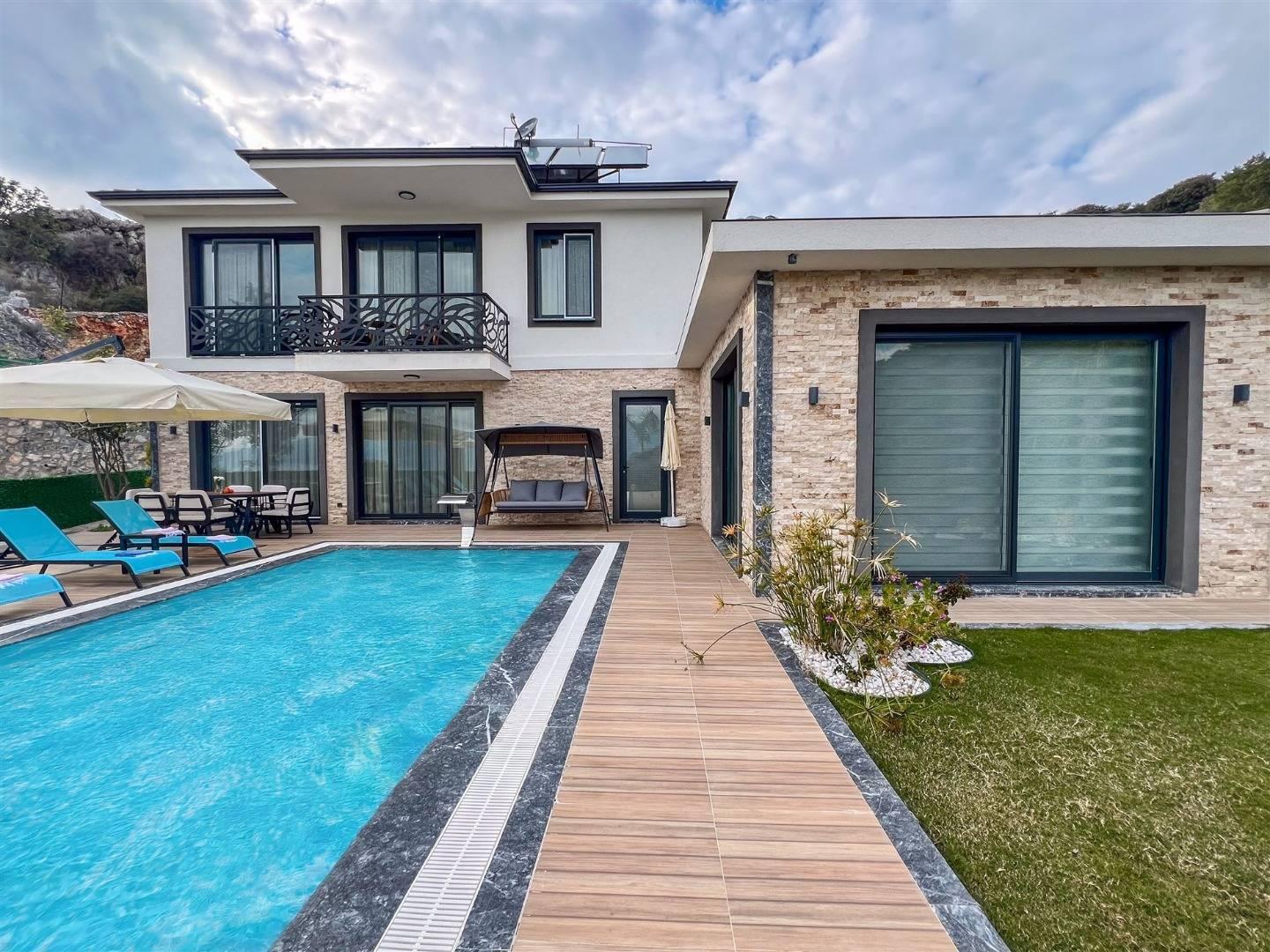 Fethiye Kayaköy’de Geniş Ailelere Uygun, Özel Havuzlu, 3+1 Villa-42014