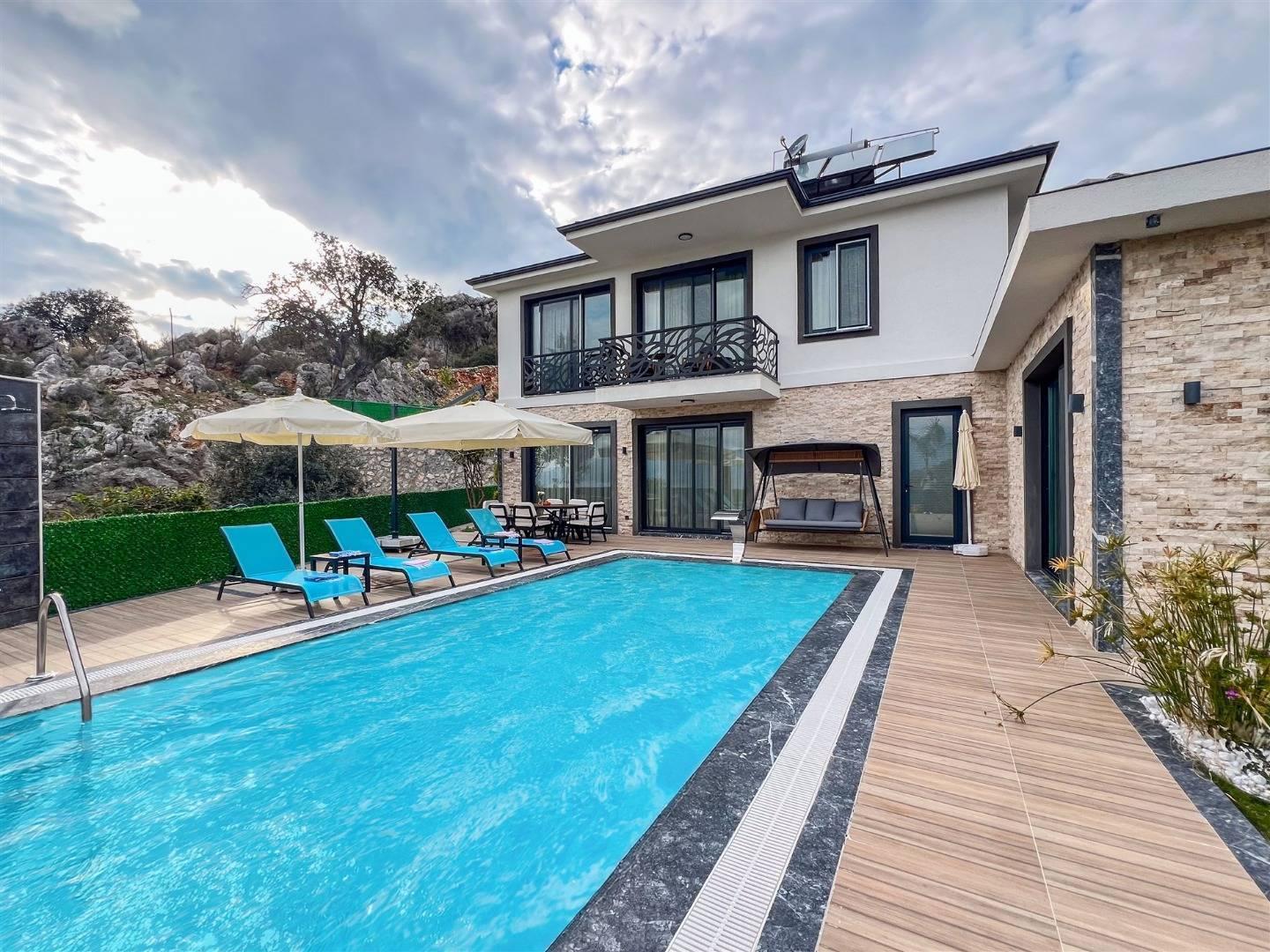 Fethiye Kayaköy’de Geniş Ailelere Uygun, Özel Havuzlu, 3+1 Villa-42014