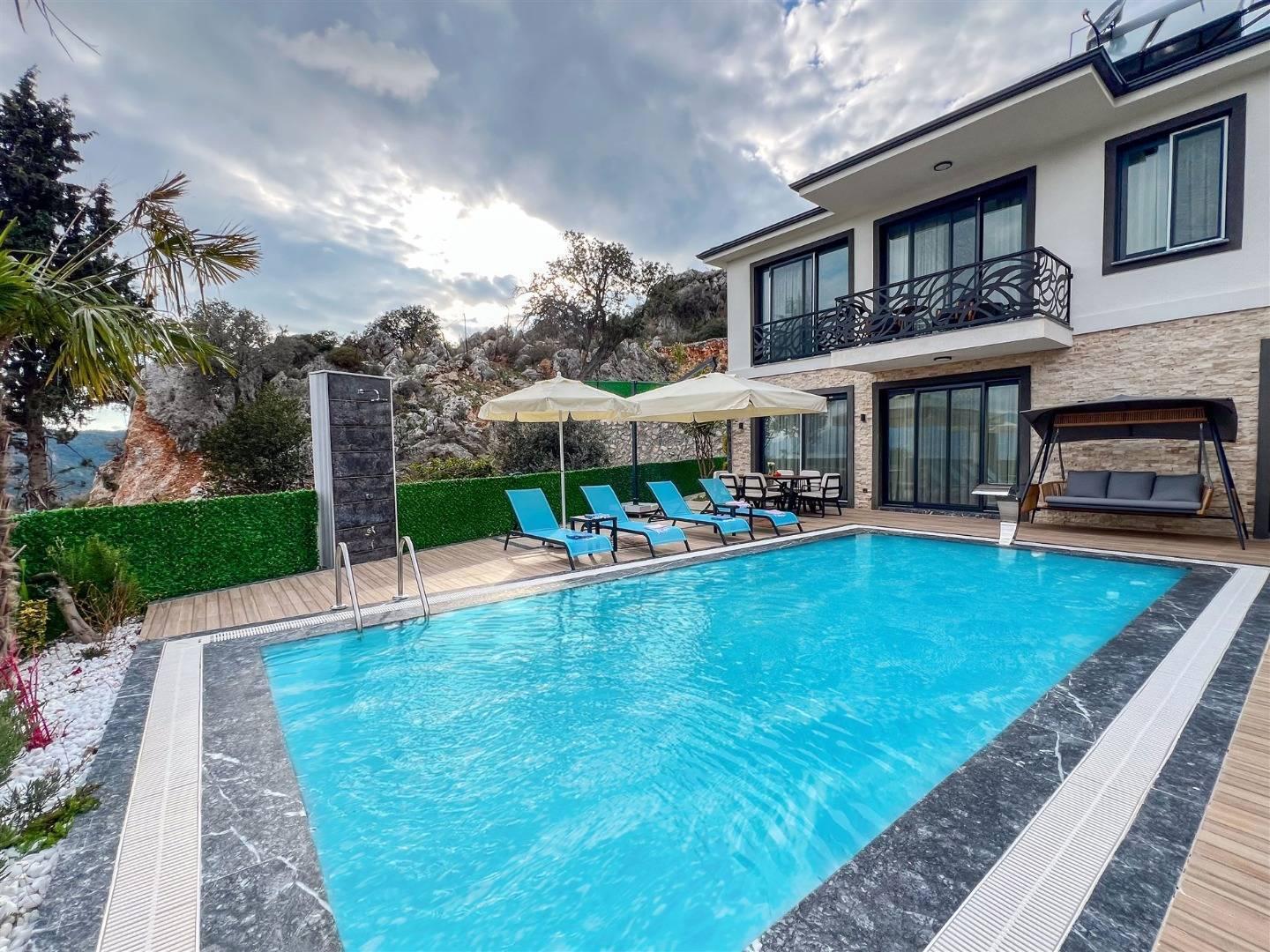 Fethiye Kayaköy’de Geniş Ailelere Uygun, Özel Havuzlu, 3+1 Villa-42014
