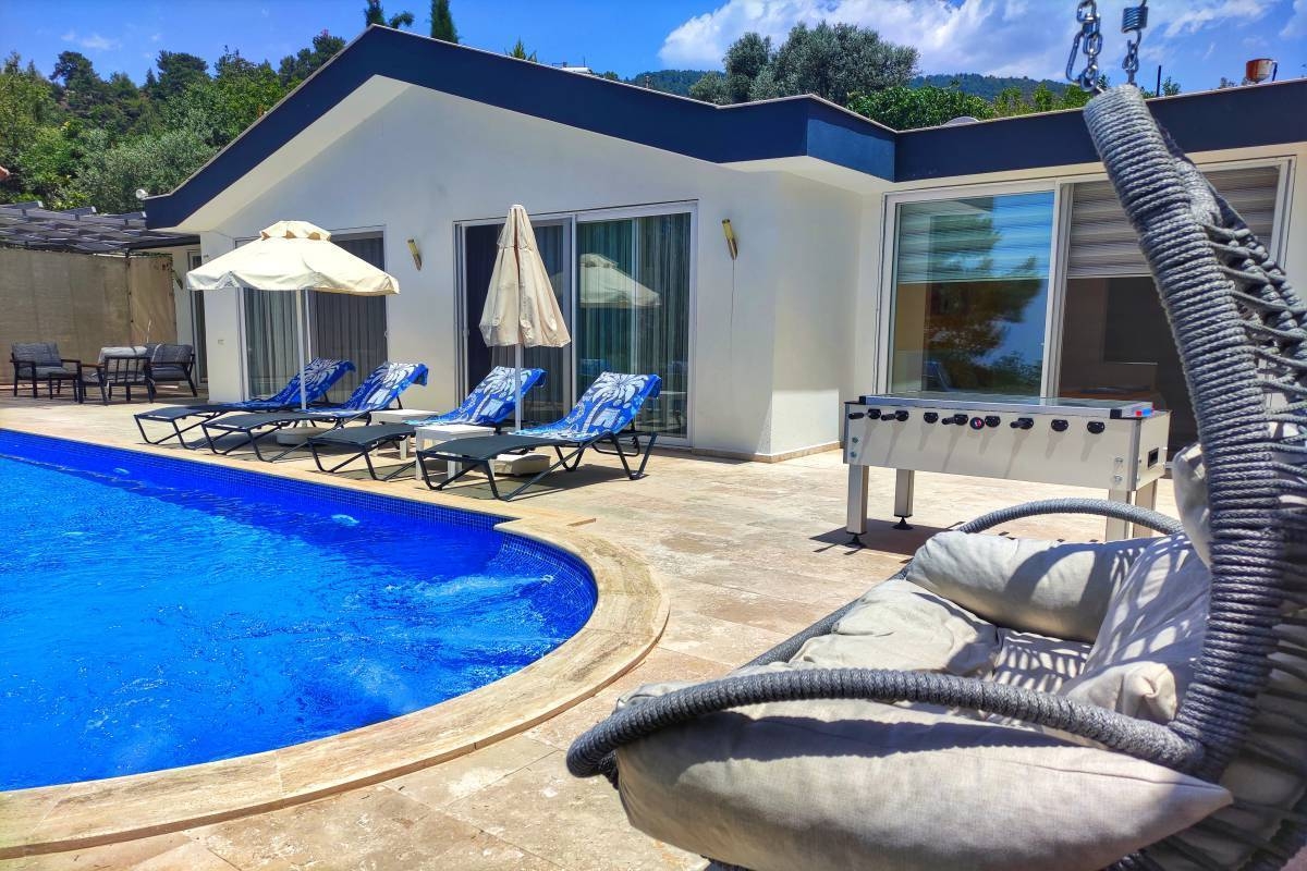 Kaş İslamlar'da Deniz Ve Doğa Manzaralı, Özel Havuzlu, Taş Villa