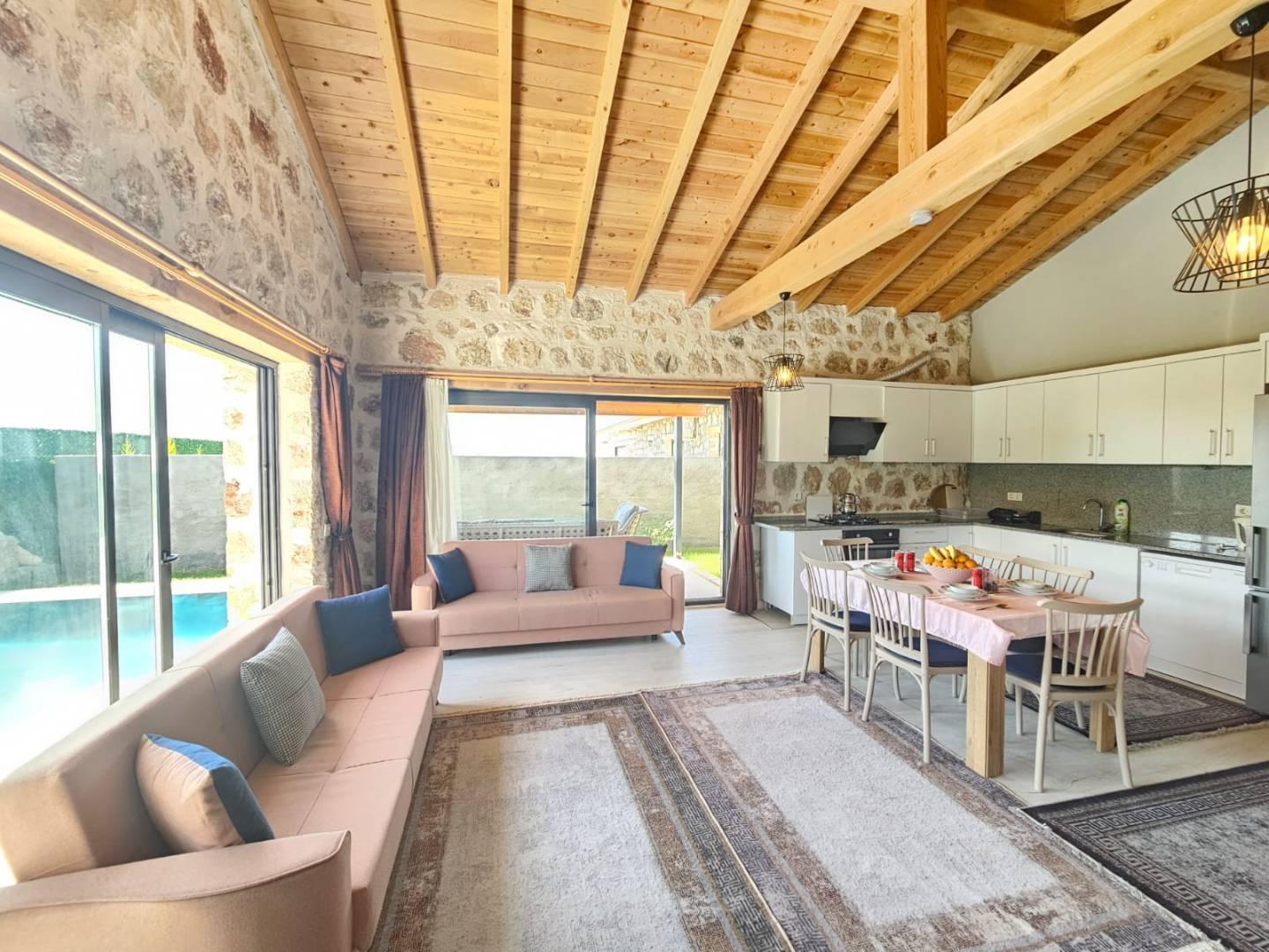 Muğla Seydikemer'de Şehirden Uzak Konumda, Özel Havuzlu, Şık Villa-42764