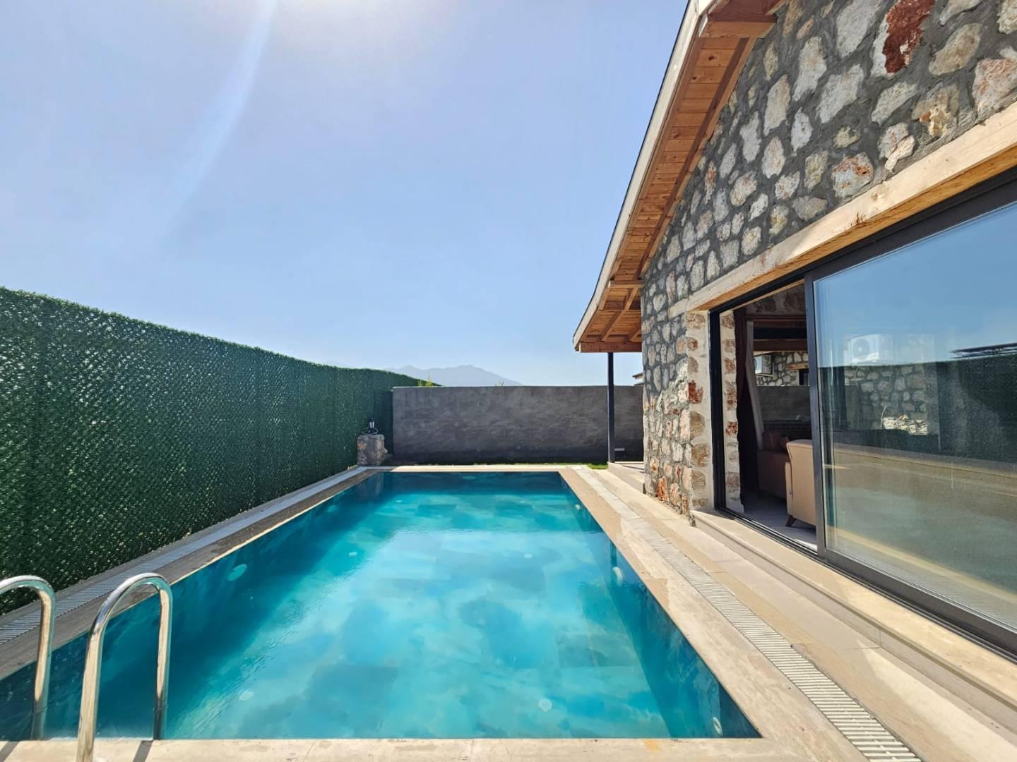 Muğla Seydikemer'de Şehirden Uzak Konumda, Özel Havuzlu, Şık Villa-42764