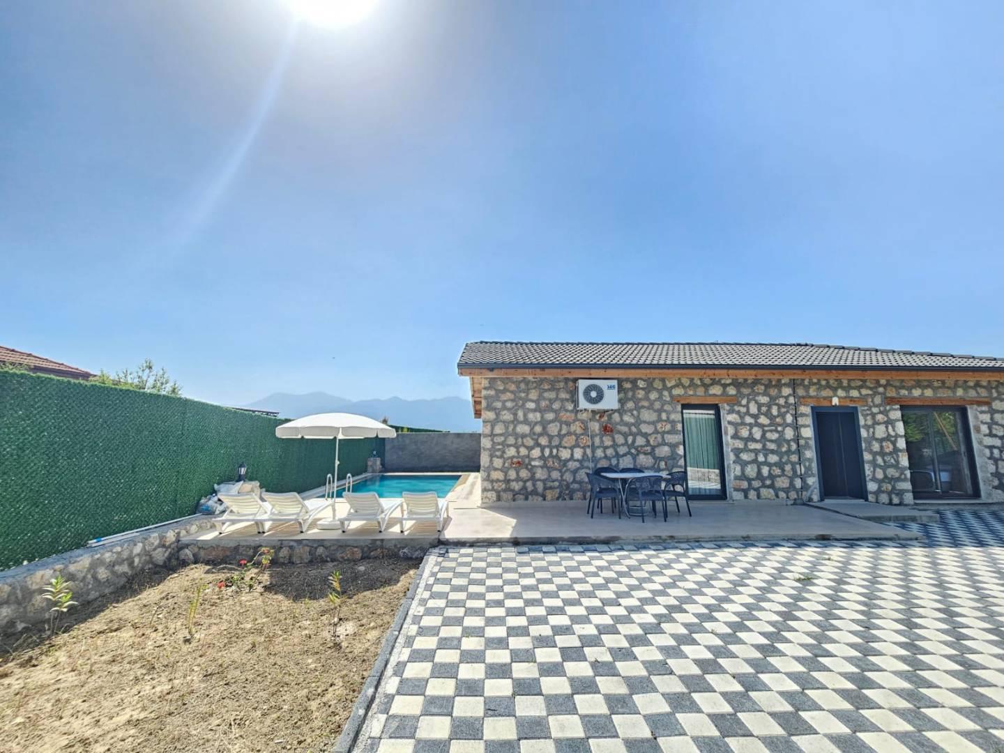 Muğla Seydikemer'de Şehirden Uzak Konumda, Özel Havuzlu, Şık Villa-42764