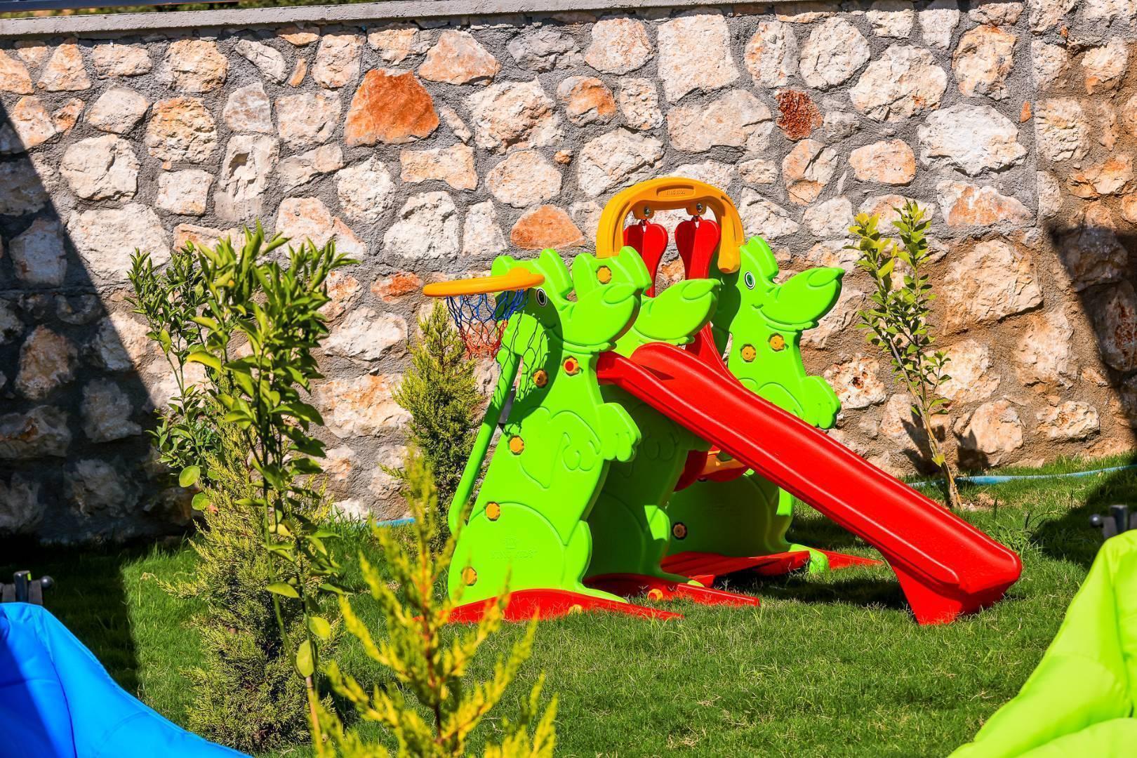 Kaş Yeşilköy'de Geniş Bahçeli, Özel Havuzlu, Kiralık Villa -41603