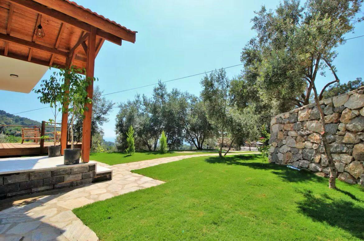 Feyhiye Faralya'da Geniş Bahçeli, Özel Havuzlu, Modern Villa-42005