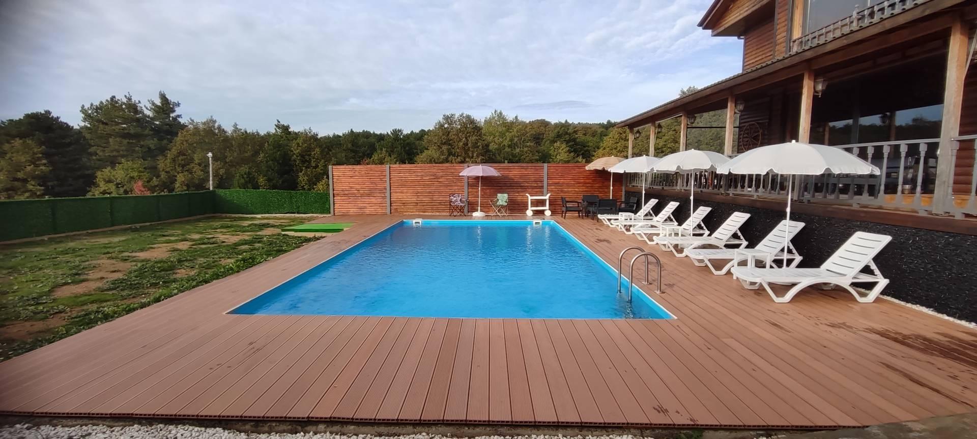 Yalova Armutlu'da Otantik Mimarili, Isıtmalı Havuzlu, Şık Villa-35189