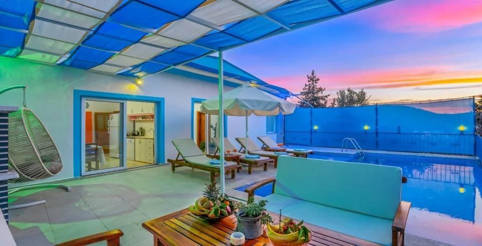 Kaş Yeşilköy'de Doğa İçerisinde, Korunaklı Özel Havuzlu, Modern Villa-40317